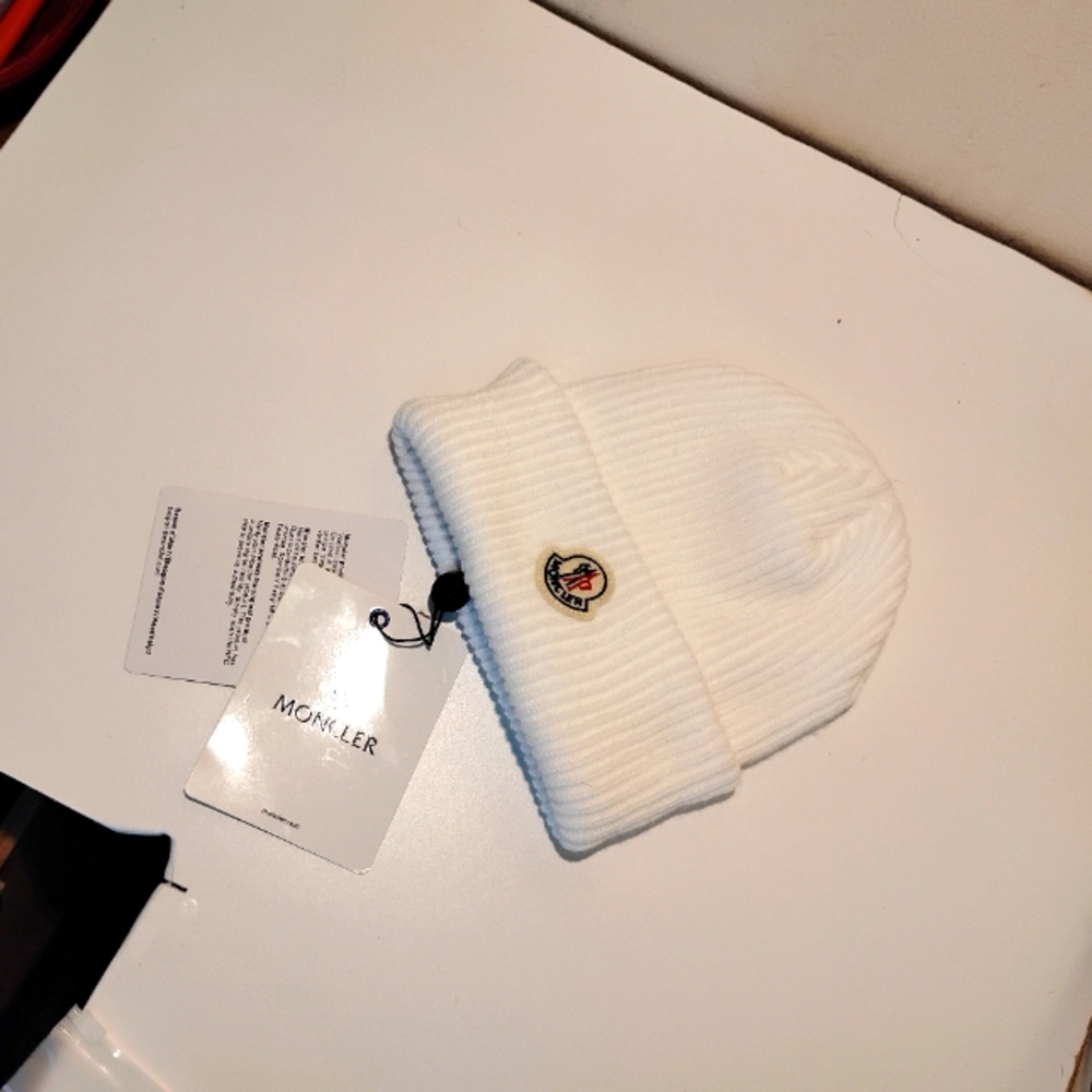 White beanie